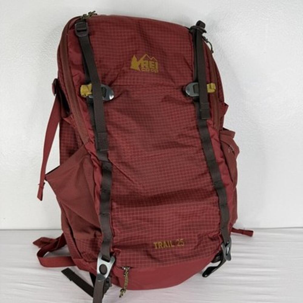 REI Co-op Trail 25 Maroon Hiking Pack One Size Red Backpack Rain Cover Bag